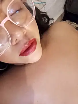 Chat +18 de Vivi_Kvsh ao vivo