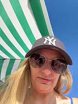 Betsy Chat XXX in diretta