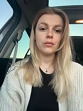 Chat XXX en directo de HarrietDart