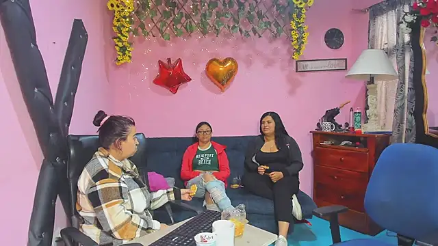 Онлайн чат XXX lesbiancuple