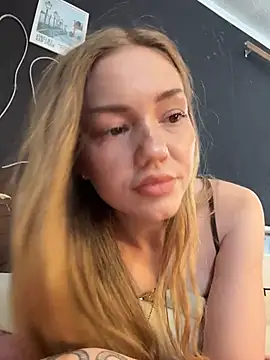 Онлайн чат XXX MilaMoone