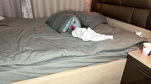 Онлайн чат XXX LoraDavi