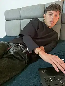 NaytonFreeman Live XXX-chat