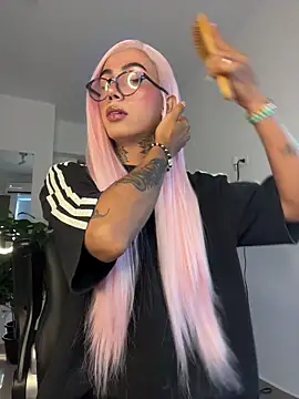 miss_tatiana_ Adlı Modelin Canlı XXX Sohbeti