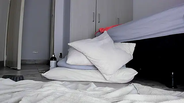 Skarleth69's Live XXX Chat