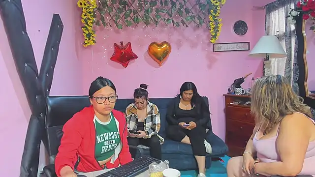 lesbiancuple élő XXX-chatje