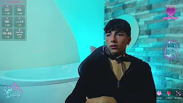 osamu_tay élő XXX-chatje