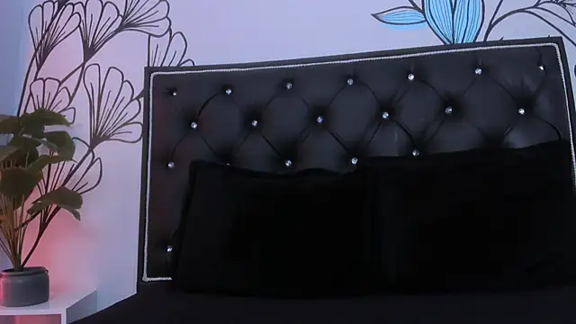 Sweet_Ariadna_'s Live XXX Chat