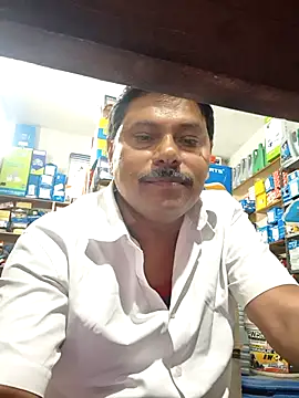 SrmotrsのライブXXXチャット