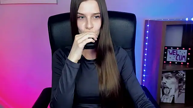 LuxMaya élő XXX-chatje