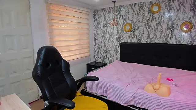 CharlotteSchmidtt's Live XXX Chat