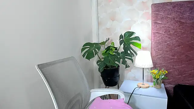 Lia_millerl 即時 XXX 聊天