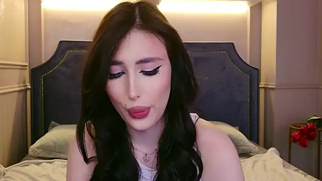 EmmaLawrens' Live XXX Chat