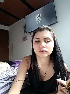 Isaa-bell élő XXX-chatje