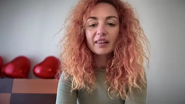 Reddgiirl's Live XXX Chat