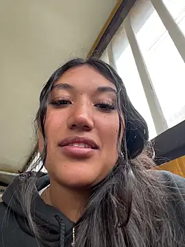 SharaRousのライブXXXチャット