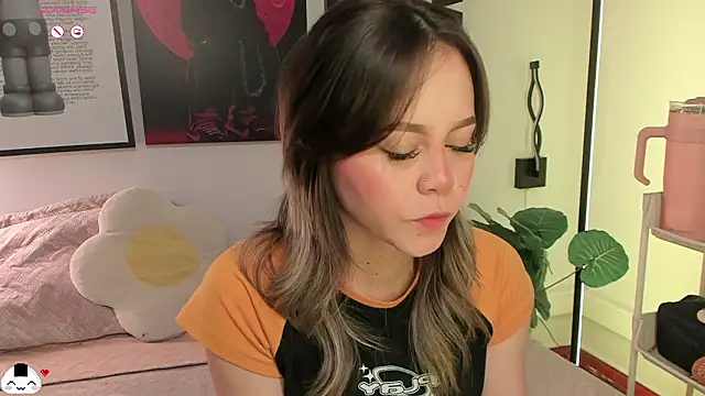 Hey_lucy__ live XXX chat