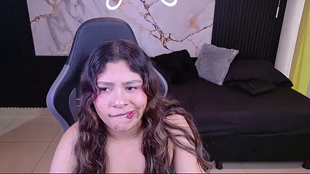 Sophie19__ élő XXX-chatje