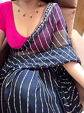 Roja-Telugu777 Adlı Modelin Canlı XXX Sohbeti