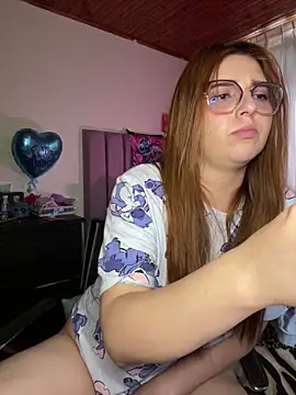 CoraVibes live XXX chat