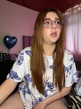 CoraVibes' Live XXX Chat