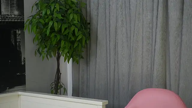 LanaReals' Live XXX Chat