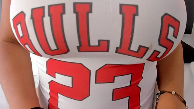 MaraOwen_ Show in webcam