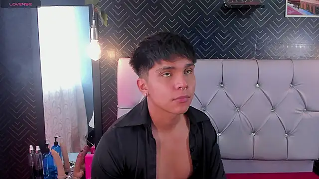 Thiago_Kozak Chat XXX live