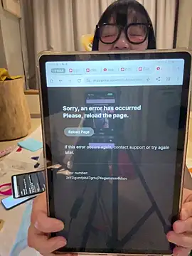 taozi18: διαδικτυακό σόου στην κάμερα