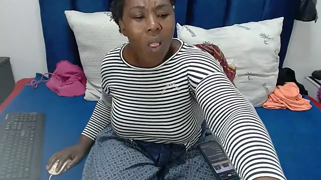 Chat XXX en directo de Thickchocolatex2