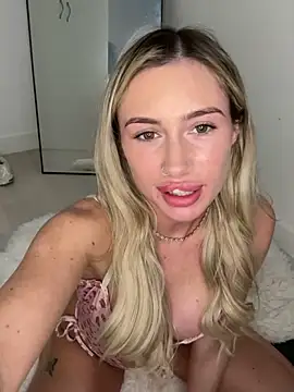 SexySaraxxoo's Webcam Show