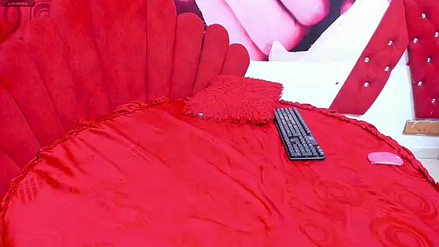 Show modela vayolettatto_bigass na web-kameri