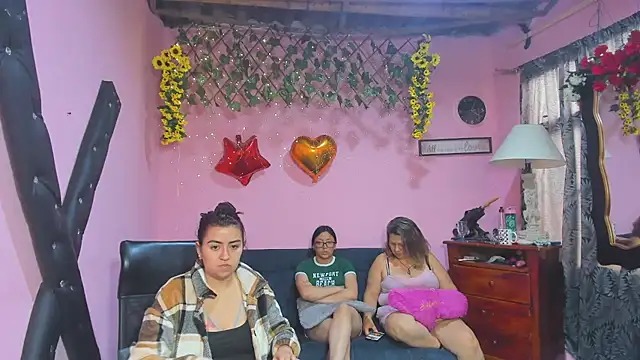 lesbiancuple 现场XXX聊天