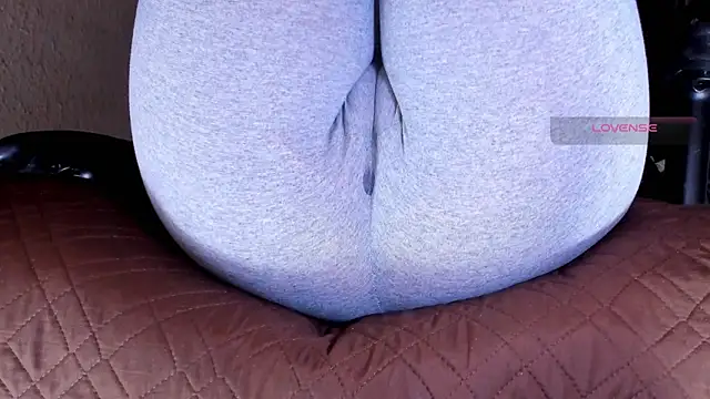 แชท XXX สดของ Cameltoe_squirt_inPants