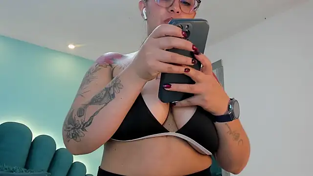 sharlott18 라이브 XXX 채팅