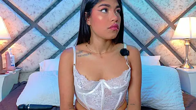 ZafiraRose Adlı Modelin Canlı XXX Sohbeti