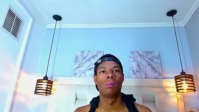 Вебкам-шоу Santiago_Ortiz_