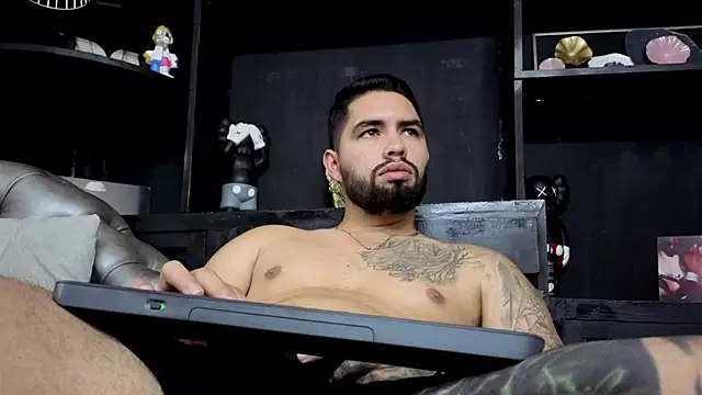 matteosantos' Live XXX Chat