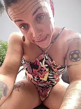 XXX chat uživo modela alicetgirlbr