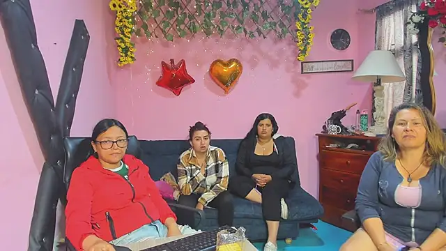 lesbiancuple élő XXX-chatje