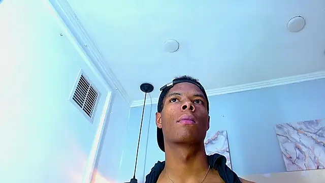 แชท XXX สดของ Santiago_Ortiz_