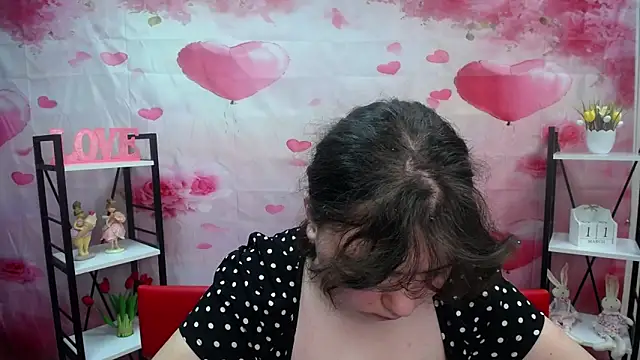 NeonilaLisova élő XXX-chatje