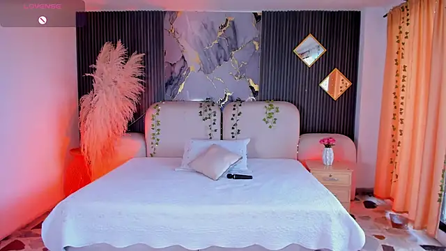 Agathaargent_ Adlı Modelin Canlı XXX Sohbeti