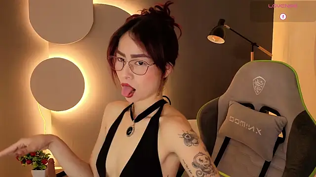 rosse_98_'s Live XXX Chat