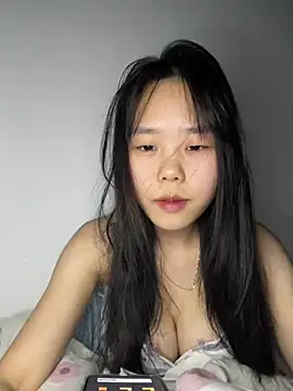 Emely-lyseaのライブXXXチャット