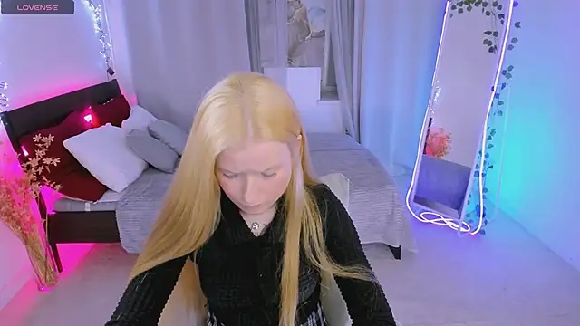 Laly_Peach: онлайн-секс-чат