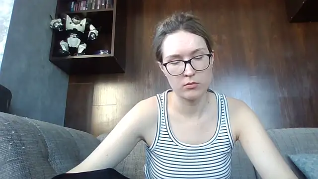 Jugira élő XXX-chatje