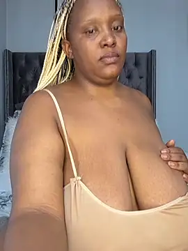 Thasha8 Chat XXX in diretta