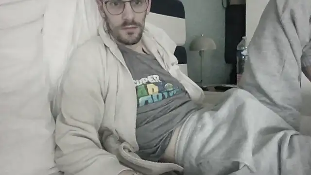 passif520 élő XXX-chatje