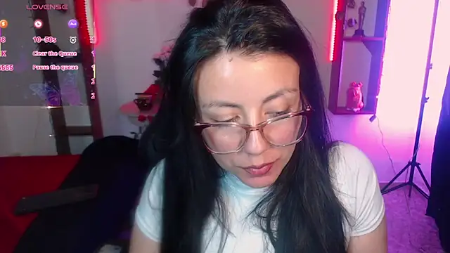 Онлайн чат XXX QueenRose94